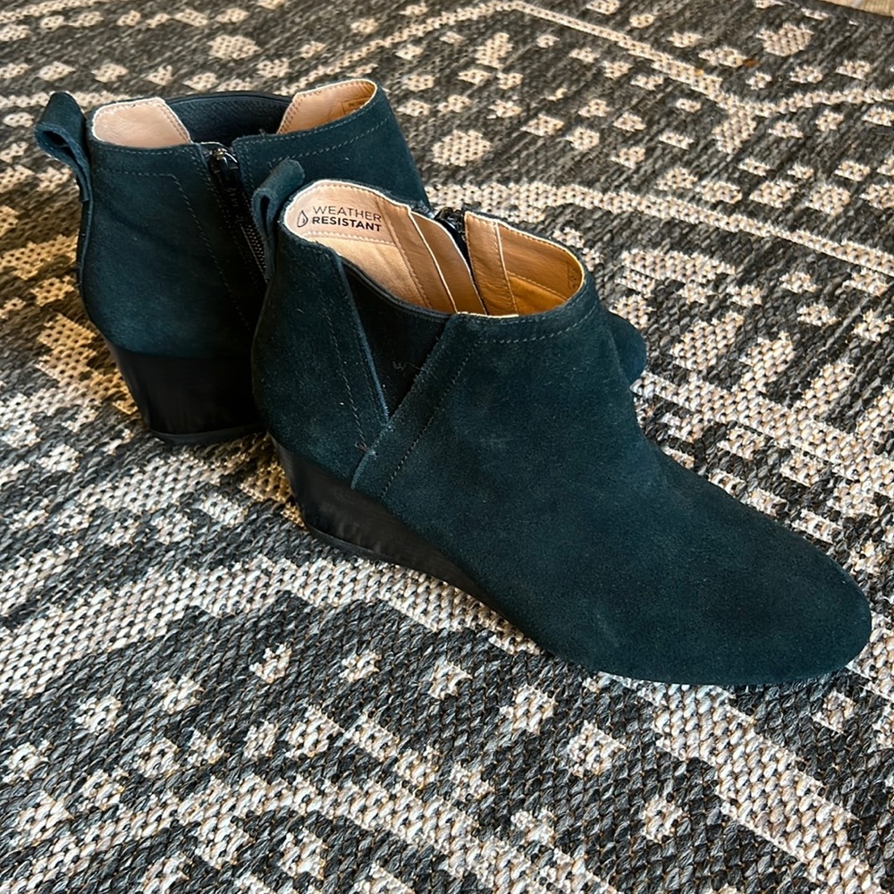 VIONIC Paloma Wedge suede zip bootie